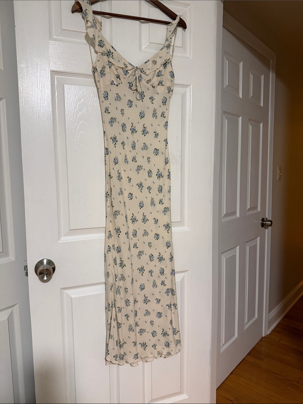 Floral-print flared dress